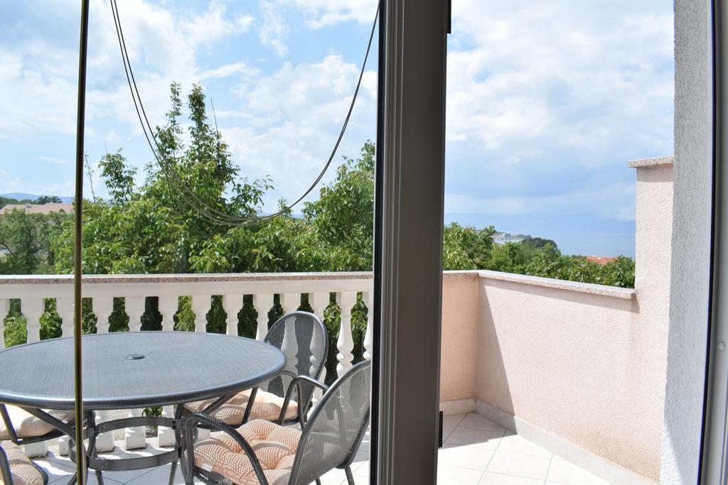Apartments Green Oasis Malinska Exterior photo