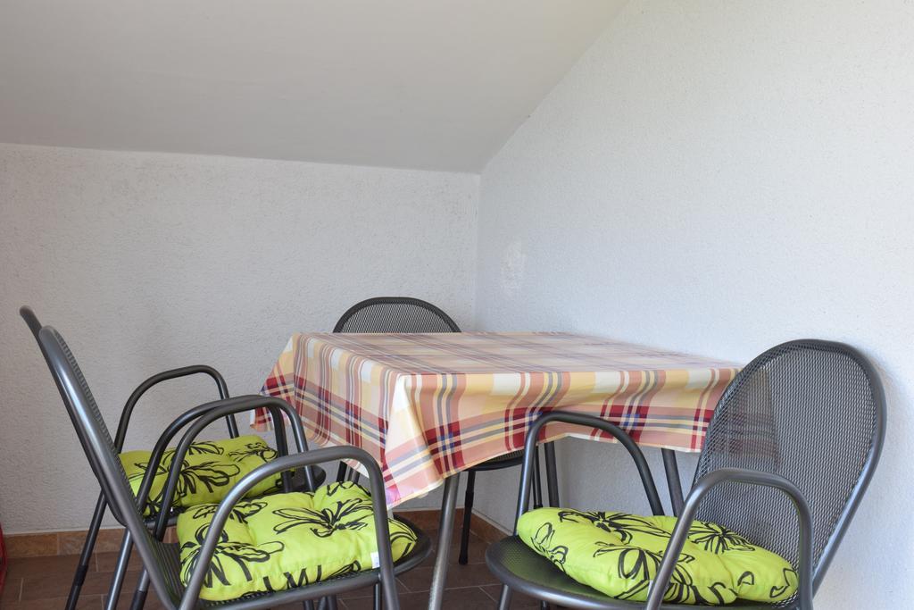 Apartments Green Oasis Malinska Exterior photo