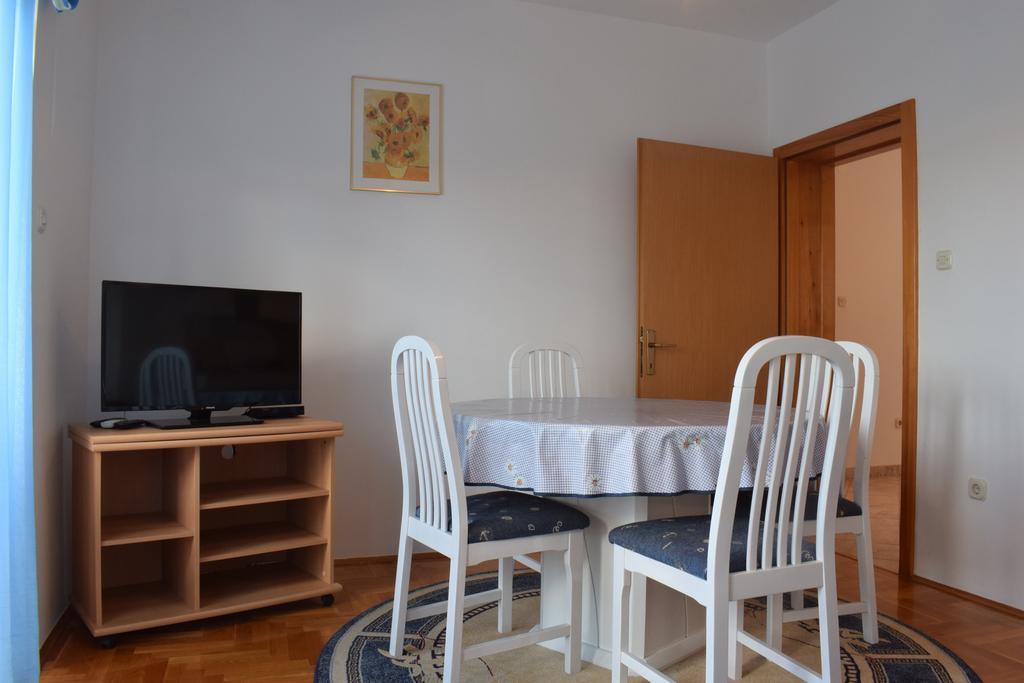 Apartments Green Oasis Malinska Exterior photo