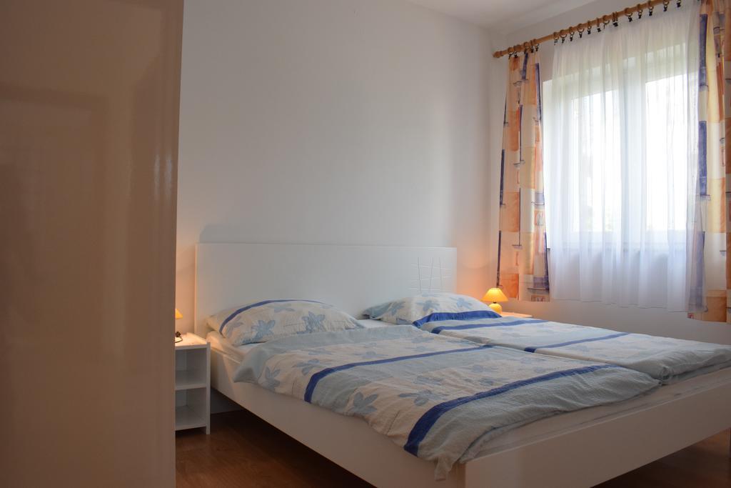 Apartments Green Oasis Malinska Exterior photo