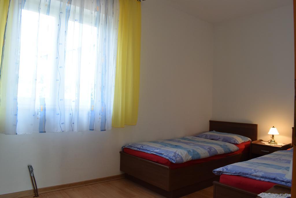 Apartments Green Oasis Malinska Exterior photo
