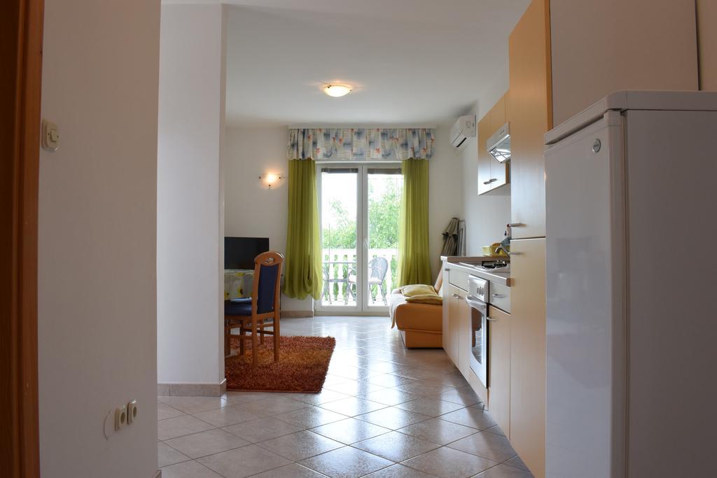 Apartments Green Oasis Malinska Exterior photo