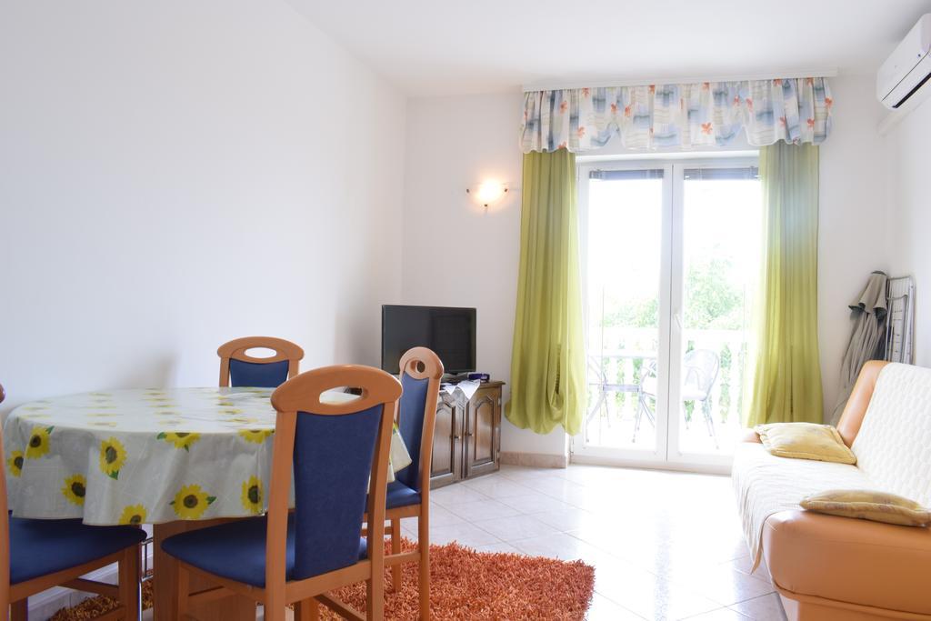 Apartments Green Oasis Malinska Exterior photo